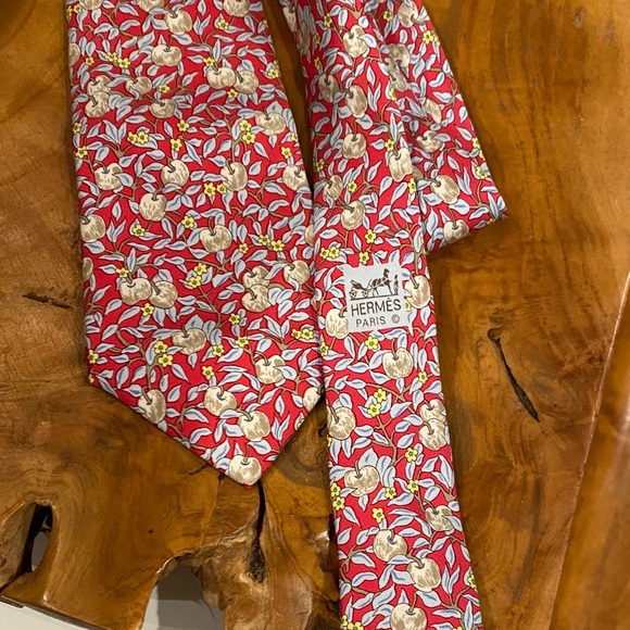 Hermes apple coral color silk Tie - Picture 3 of 4